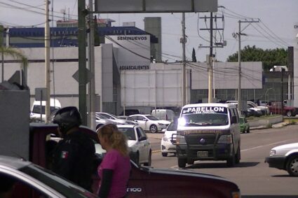 Tráfico intenso en Segundo Anillo para entrar a la isla