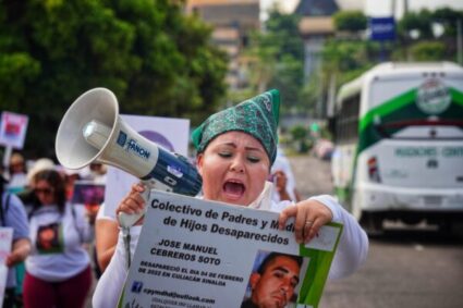 2 mil 800 desaparecidos en Sinaloa: se manifiestan en Culiacán