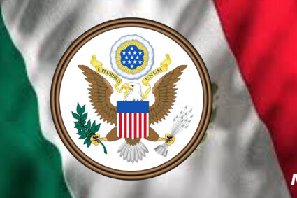El Zócalo amanece con nueva bandera