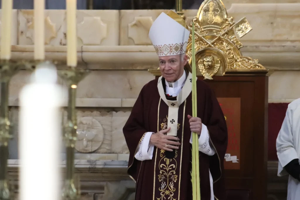 El cardenal Carlos Aguiar Retes, arzobispo de México preside una misa en la Catedral Primada, 24 de marzo de 2024. De las redes sociales de su arquidiócesis.
