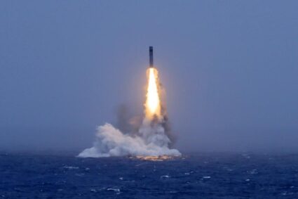 Notifica China lanzamiento de misil desde submarino