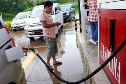 Venezuela congela precios de combustibles todo un año