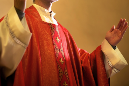 Legionario de Cristo, acusado de fraudulento