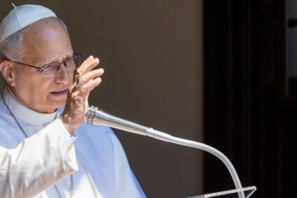 Que nuevos vientos de guerra no apaguen la llama de la esperanza, pide León XIV