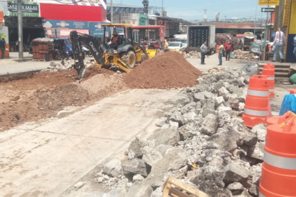 Cambian piso del estacionamiento del mercado Agropecuario